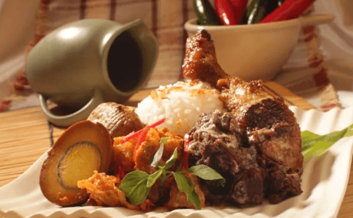 7 Tempat Kuliner Legendaris di Yogyakarta yang Tak Boleh Terlewatkan