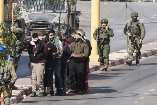 Israel Tangkap 12 Warga Palestina di Tepi Barat