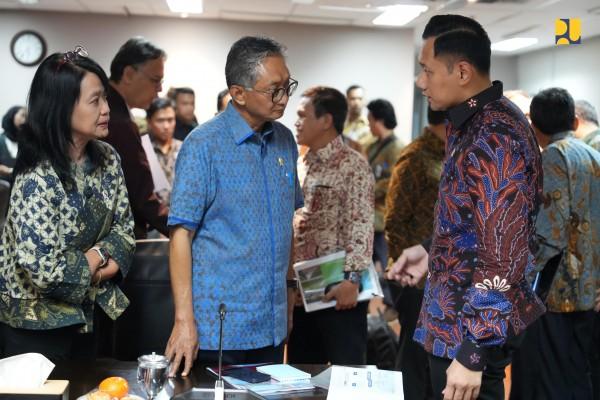 Respons Penurunan Muka Tanah dan Antisipasi Banjir Jakarta, Menko AHY dan Menteri Dody Bahas Tanggul Laut