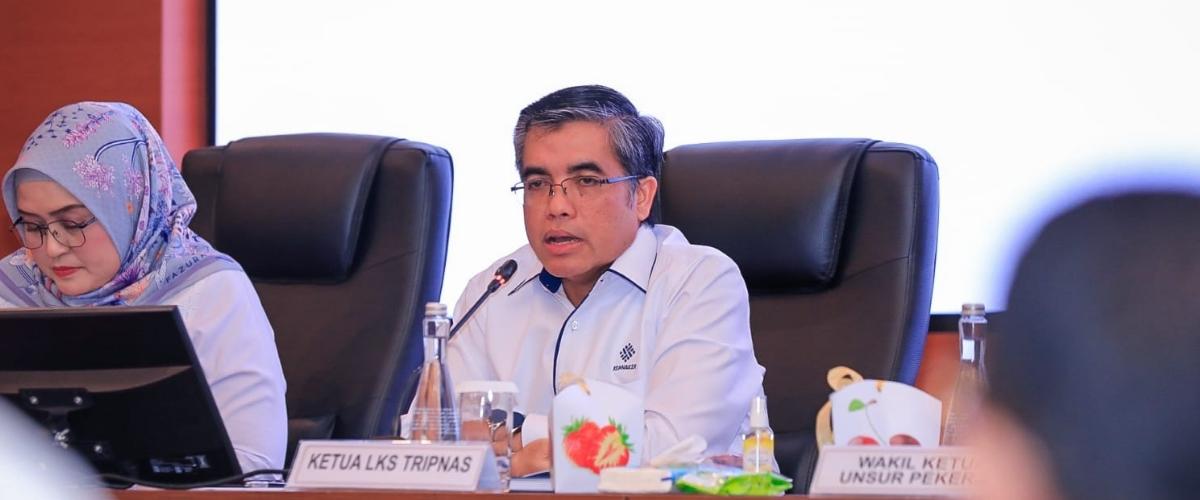 Menaker Pimpin Sidang Pleno LKS Tripnas, Bahas Tindak Lanjut Putusan MK