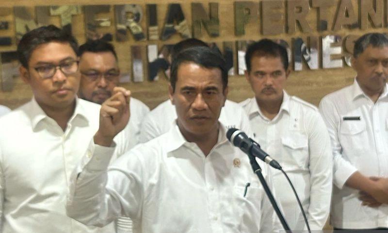 Kuota Pupuk Terbatas, Mentan Amran Minta Dirut PT Pupuk Pecat Manajer