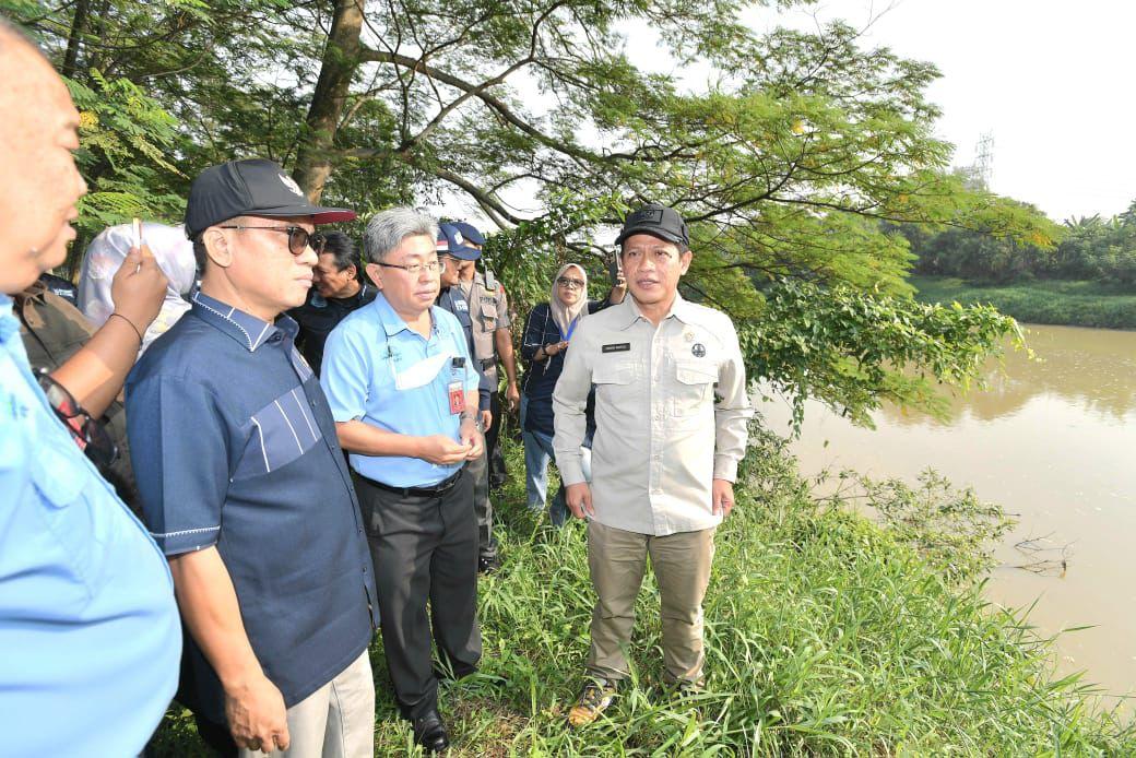 Dua Menteri Kabinet Merah Putih Monitoring Pencemaran Sungai Ciujung di Banten