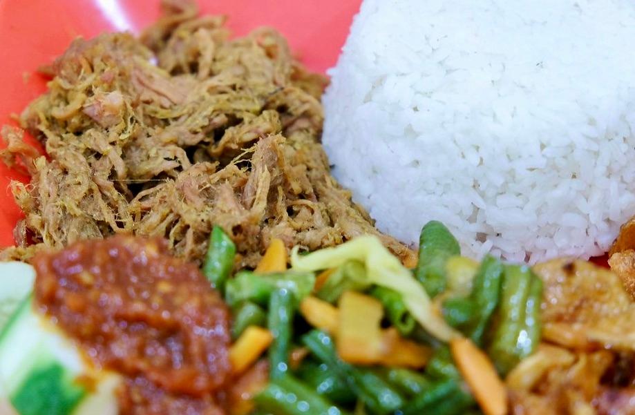Jelajah Kuliner di Kawasan Tugu Pahlawan Surabaya