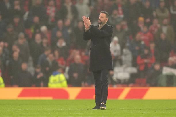 Nistelrooy Resmi Tinggalkan MU, Tak Masuk Jajaran Pelatih di Bawah Amorim