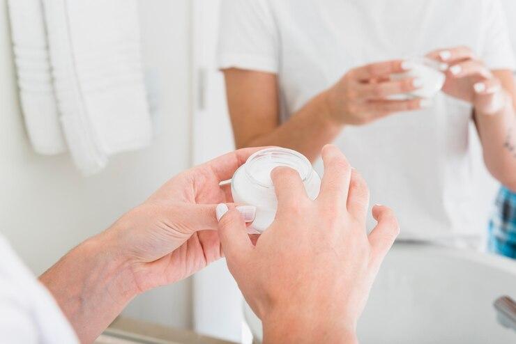 Memahami Perbedaan dan Hydrating dan Moisturizing dalam Skincare, Simak di Sini!