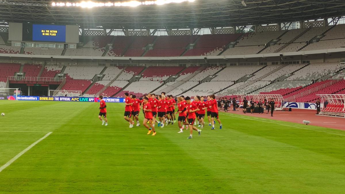 Duh, Minamino Kritik Kondisi Rumput GBK yang Dinilai Tidak Rata