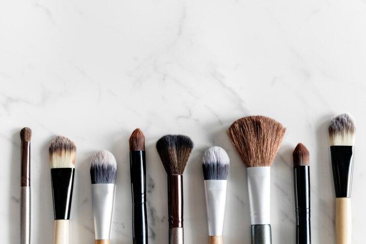 5 Langkah Membersihkan Kuas Makeup