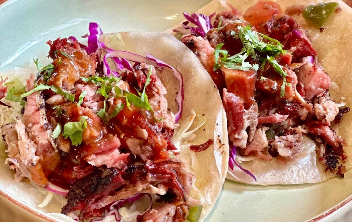 Alternatif Makan Steak, Bisa Icip Smoked Brisket yang Juicy di Lyma