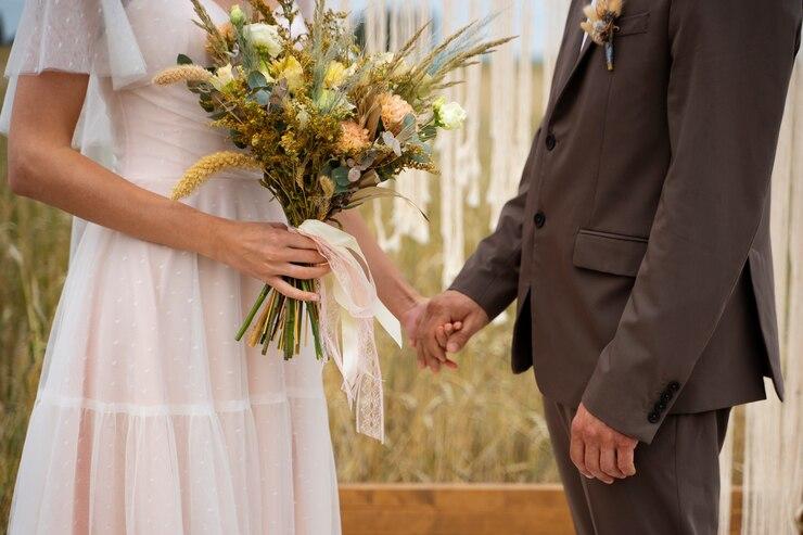 Mau Prewedding Anti-Mainstream? Coba 5 Tema Lucu Ini!