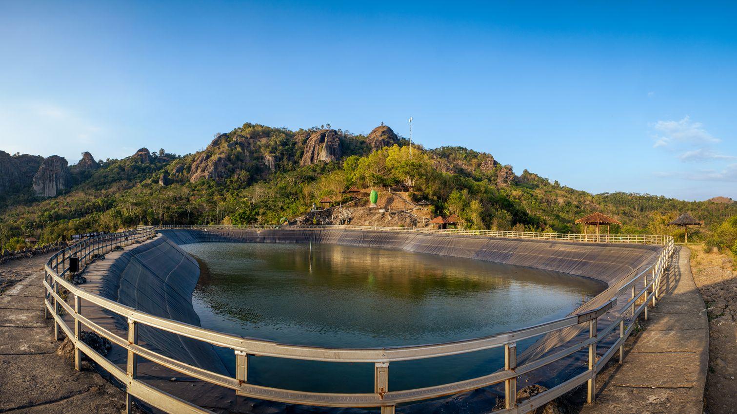 Pesona Embung Nglanggeran: Surga Tersembunyi di Gunung Kidul Yogyakarta