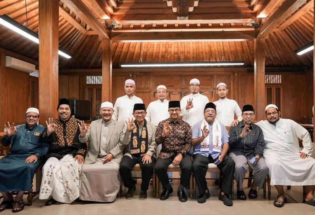 Anies Kembali Dikunjungi Pramono-Rano, Berpose Salam 3 Jari