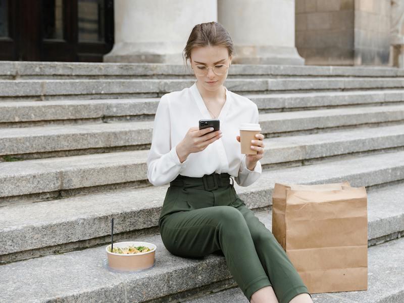 Apa yang Terjadi Jika Smartphone Dicas Semalaman?