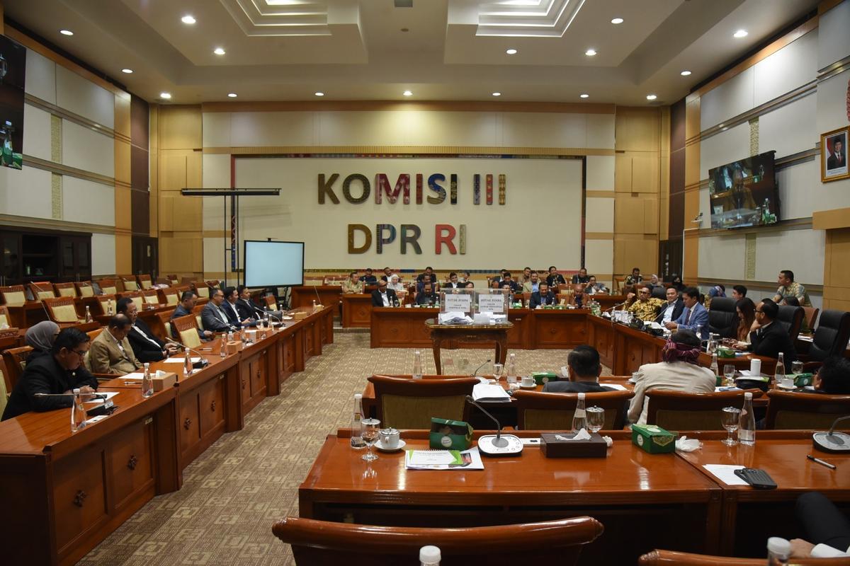 Komisi III Tetapkan Capim dan Calon Dewas KPK