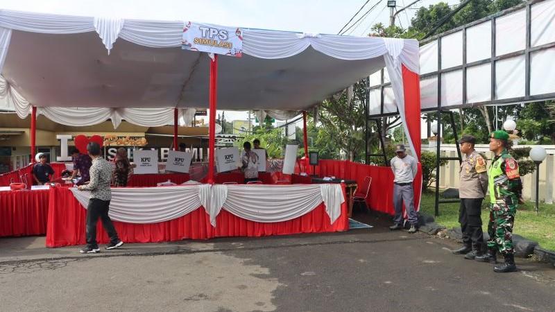 Polres Sukabumi Kota Gelar Simulasi Pengamanan TPS Pilkada 2024