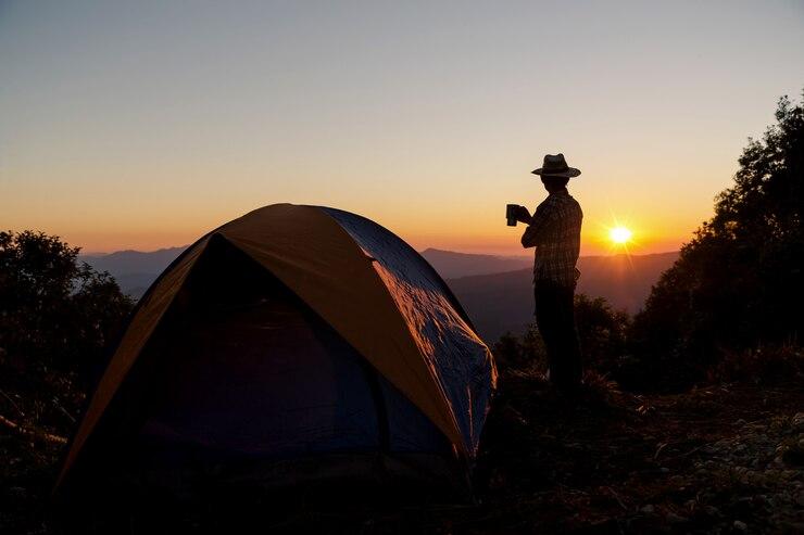 11 Tips Camping Saat Musim Hujan Agar Tetap Nyaman dan Aman