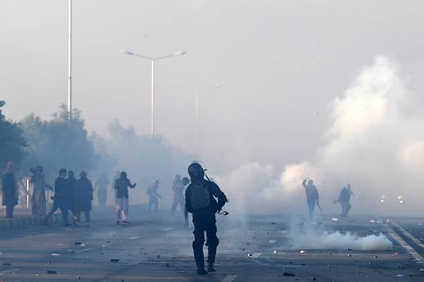 Militer Pakistan Dikerahkan, Protes Pendukung Imran Khan Memanas