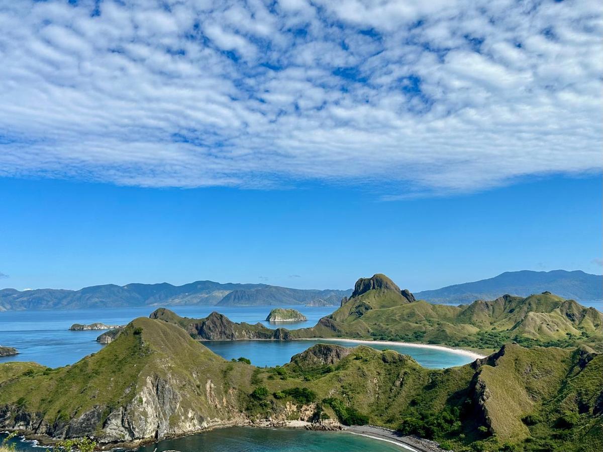 Pulau Padar Labuan Bajo: Daya Tarik dan Biaya Masuknya