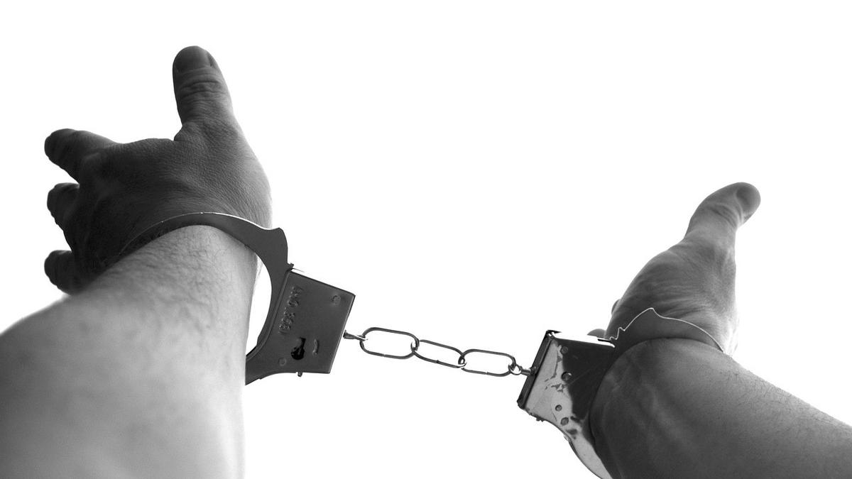 Suami Membabi Buta Bacok Istri di Depok jadi Tersangka