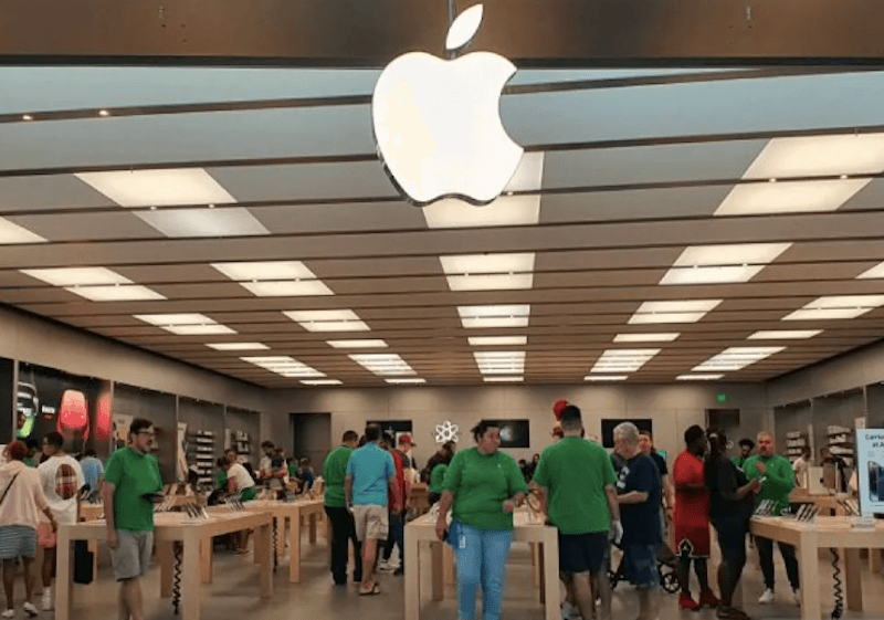 Berapa Perkiraan Harga iPhone Lipat?