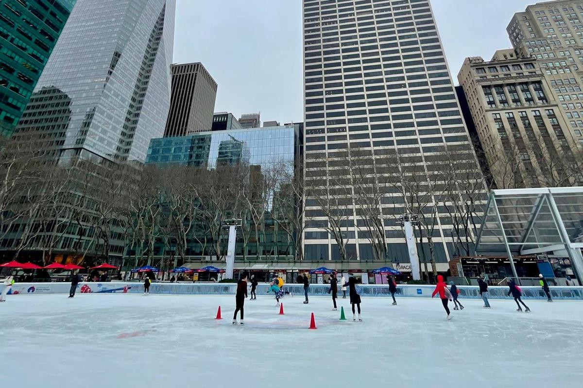 Gratis! Serunya Ice Skating Outdoor di Bryant Park New York City