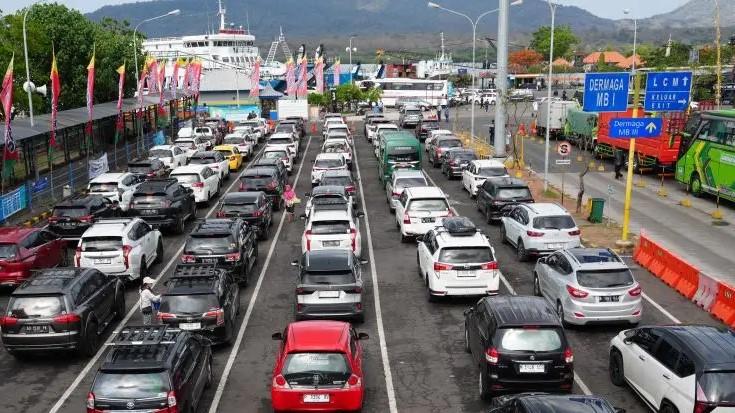 Kakorlantas Prediksi 110 Juta Kendaraan Beroperasi Selama Libur Nataru