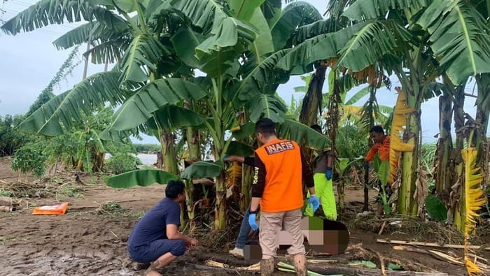 Mayat Pria Tersangkut Pohon Pisang di Sukabumi Diduga Korban Bencana
