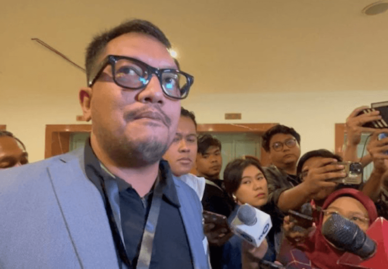 Tim Pemenangan RIDO Walk Out dari Ruang Rapat Rekapitulasi Pilkada