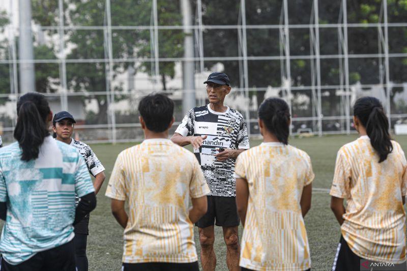 Ketua PSSI Apresiasi Pelatih Timnas Putri dalam Upayanya Pelajari Budaya Indonesia