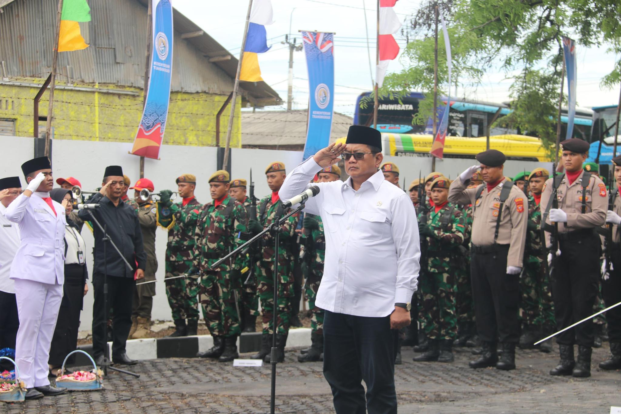 Tabur Bunga Peringatan Hari Bhakti Transmigrasi Ke-74, Viva Yoga: Transmigrasi Program Masa Lalu Namun Tetap Relevan Di Era S