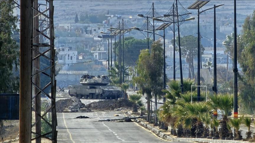Tank Israel Masuki Quneitra usai Serangan Udara Gempur Suriah