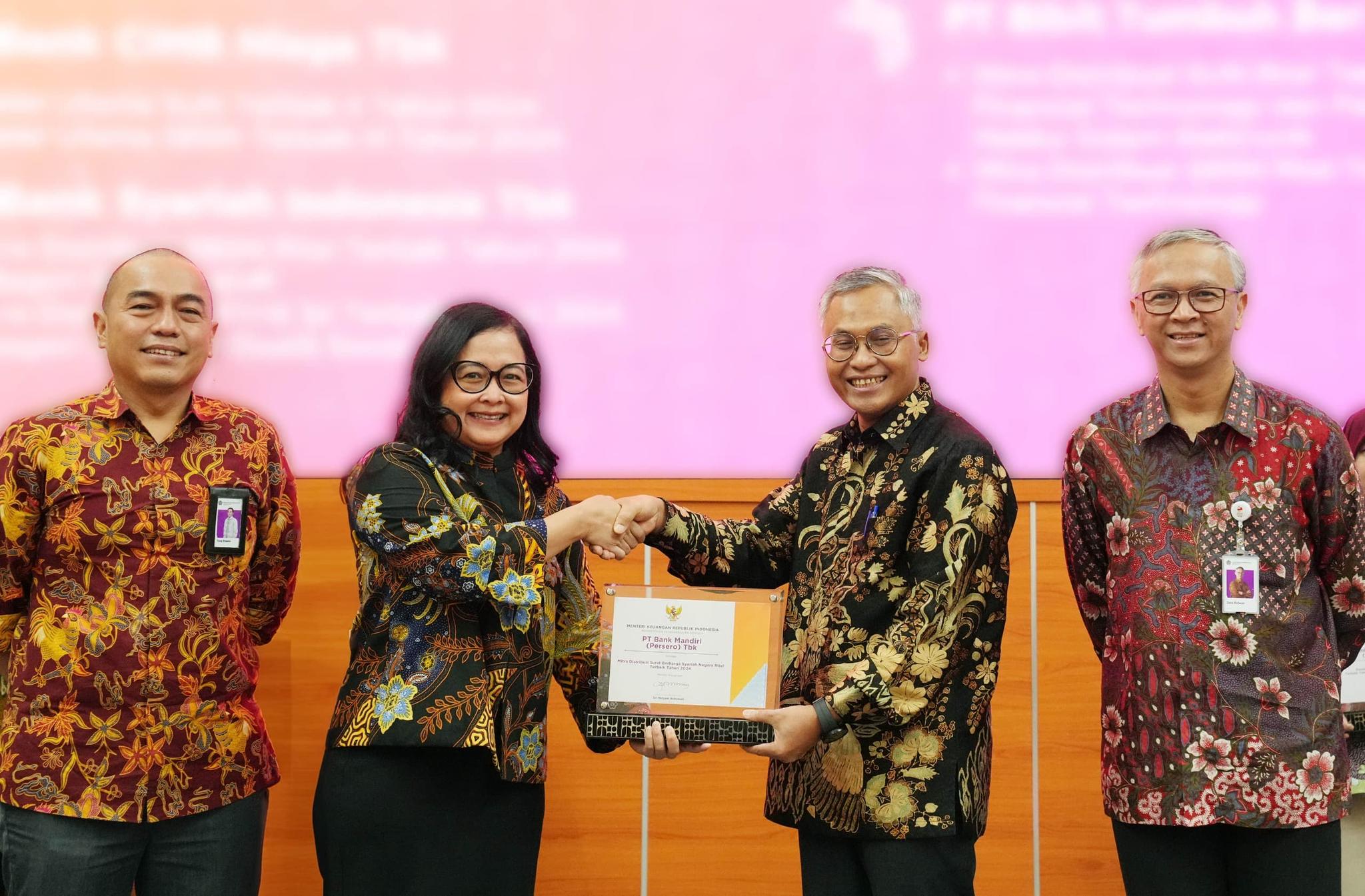 Bank Mandiri Sabet Gelar Mitra Distribusi Terbaik SBSN 2024 dari Kemenkeu