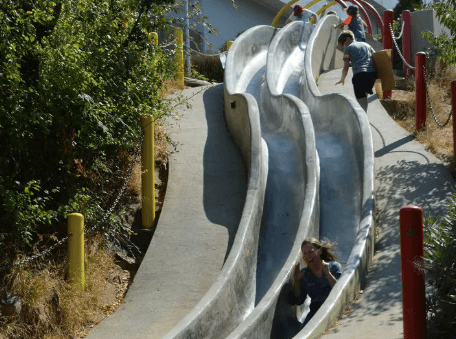 Meluncur di Seward Street Slides, Taman Unik di San Francisco untuk Obati Inner Child Anda