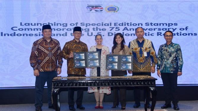 Komdigi Luncurkan Prangko Peringatan 75 Tahun Hubungan RI-AS