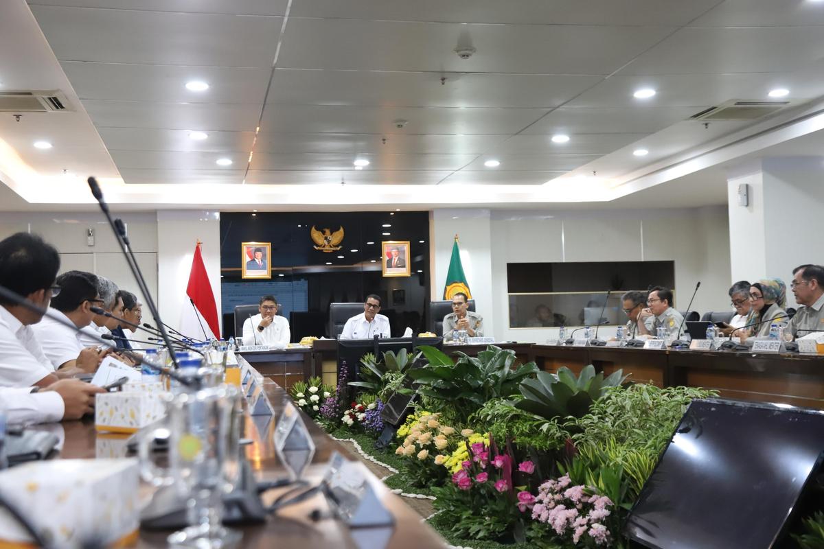 Wamentan Sudaryono Targetkan 1 Juta Hektare Lahan Baru untuk Tingkatkan Produksi Jagung