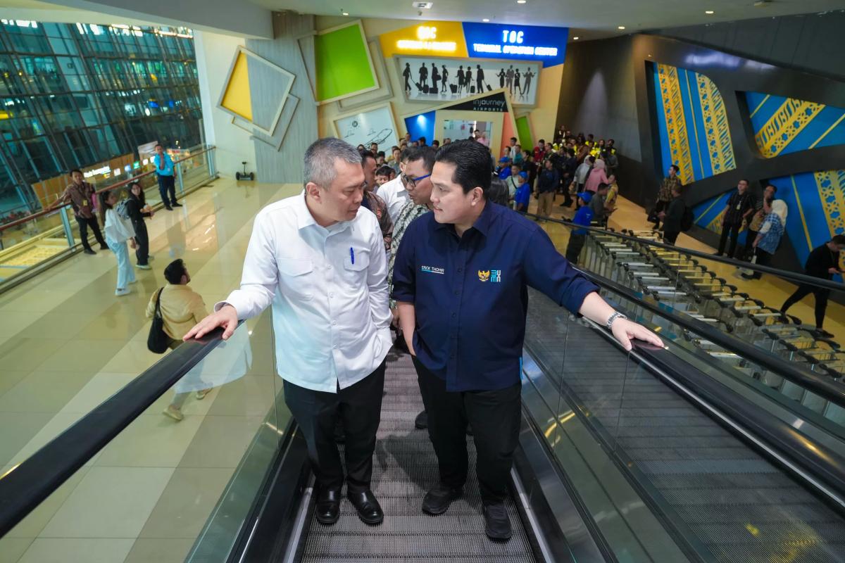 Menteri BUMN Pastikan Harga Tiket Pesawat Turun 10 Persen, Tiket Kereta Api dan Kapal Laut Stabil