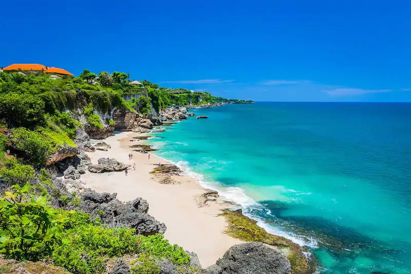 Menelusuri 4 Pantai di Jimbaran yang Indah dan Memukau