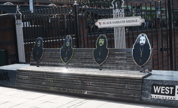 Black Sabbath Bridge: Monumen Ikonik untuk Band Legendaris dari Birmingham