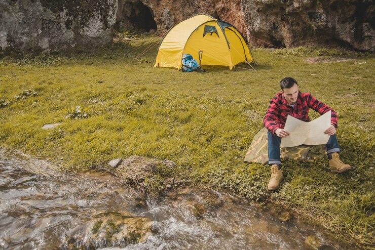 7 Tempat Camping Pinggir Sungai di Bandung untuk Liburan yang Menyegarkan