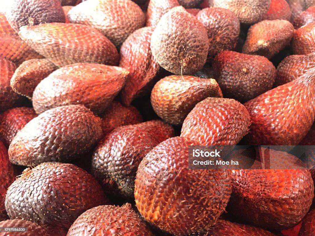 Ini Manfaat Buah Salak. Salah Satunya Mengatur Kadar Asam Urat