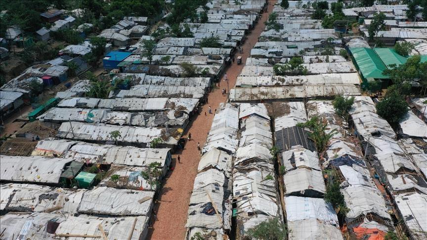 Kebakaran Besar Hancurkan Kamp Rohingya di Bangladesh, 2 Orang Tewas