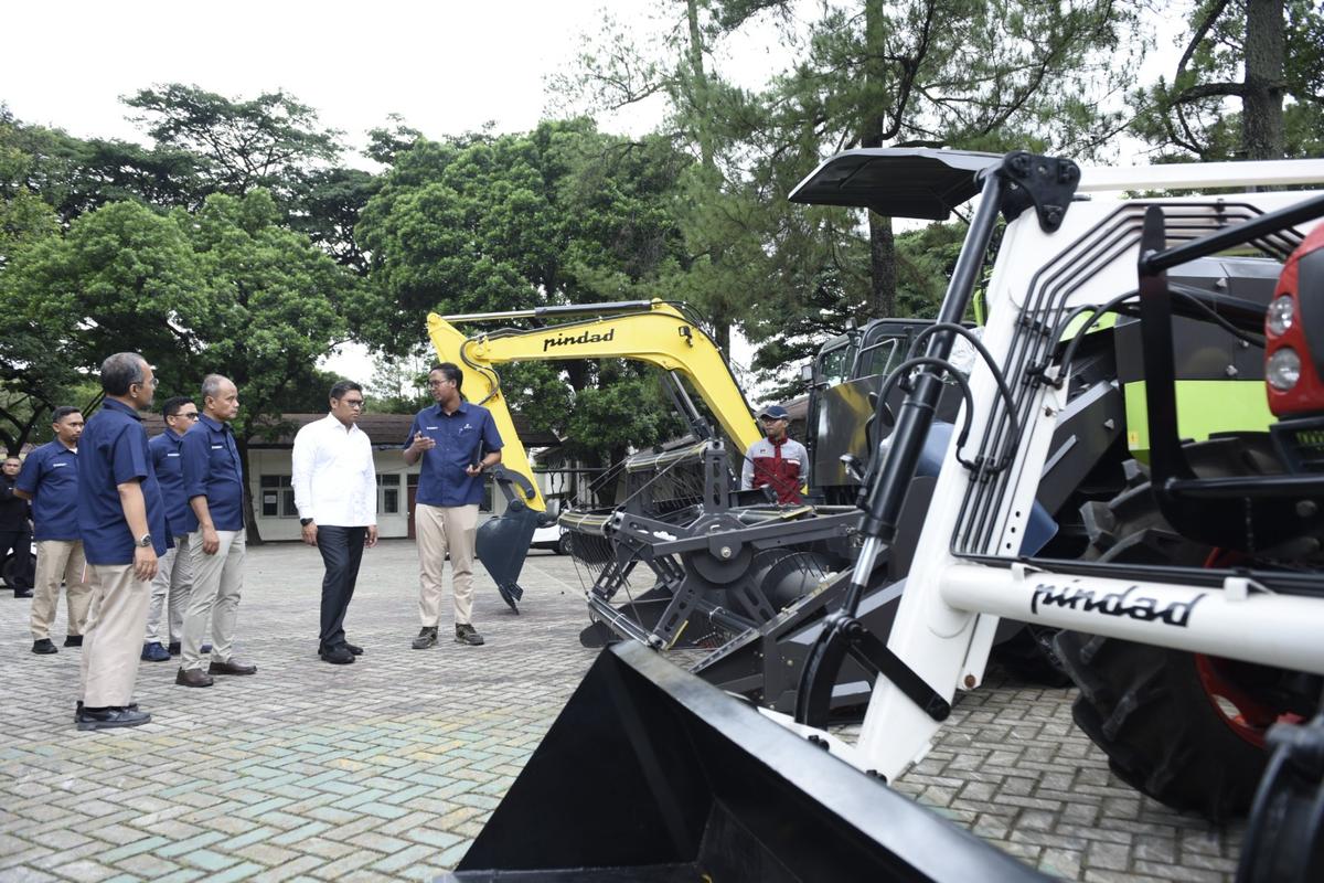 Wamentan Sudaryono Dukung PT Pindad Produksi Alsintan Demi Kemandirian Pangan Indonesia