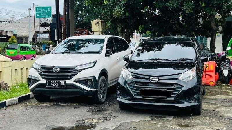 Diduga Kabur dari Debt Collector, Pemobil di Sukasari Bogor Tabrak 2 Motor