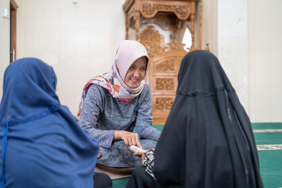 27 Arti Mimpi Bertemu Guru Pesantren: Pertanda Baik atau Sebaliknya?