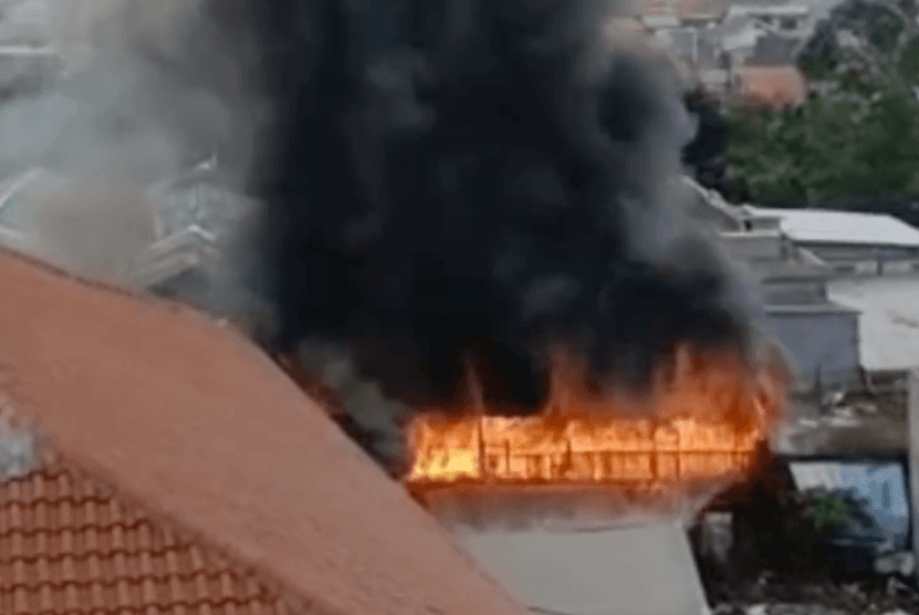 13 Rumah Kontrakan di Duren Sawit Kebakaran, Gegara Korsleting Listrik