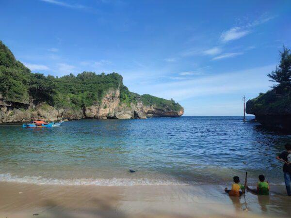 Eksplorasi Pantai Gesing: Wisata Pantai Indah di Gunungkidul