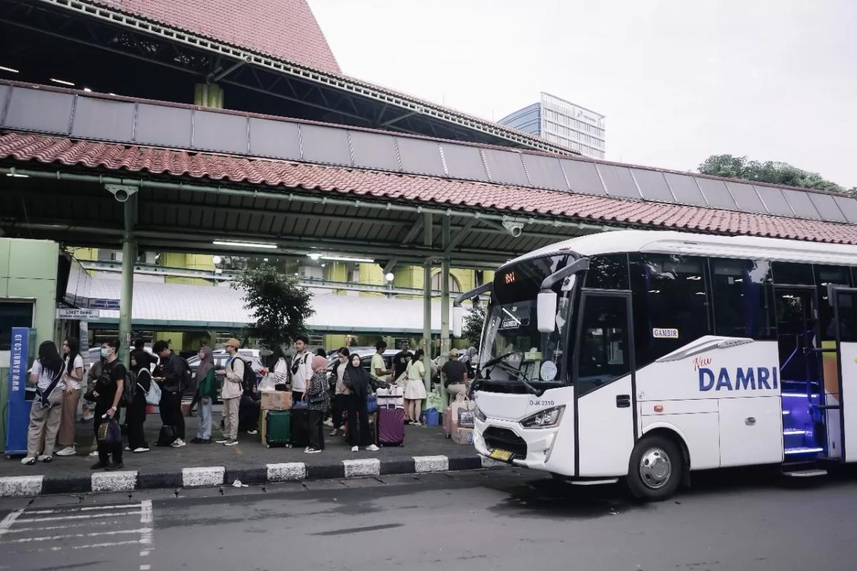 Damri Memajukan Jadwal Keberangkatan Bus Rute Stasiun Gambir - Bandar Lampung