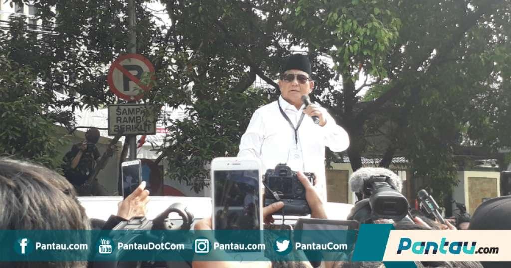 Viral! Prabowo Subianto Bersanding dengan Tom Cruise