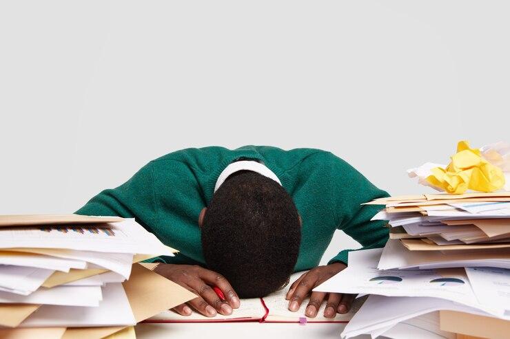 7 Tanda Workaholic yang Perlu Kamu Tahu