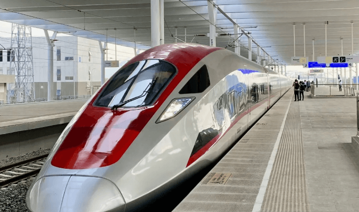 6 Tips Naik Kereta Cepat Whoosh ke Bandung