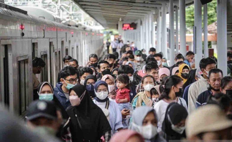 Jumlah Pengguna Commuter Line di Akhir Tahun 2024 Meningkat Signifikan